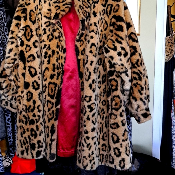 VINTAGE absolutely stunning Leopard faux fur coat, large size, little wear - Picture 2 of 2